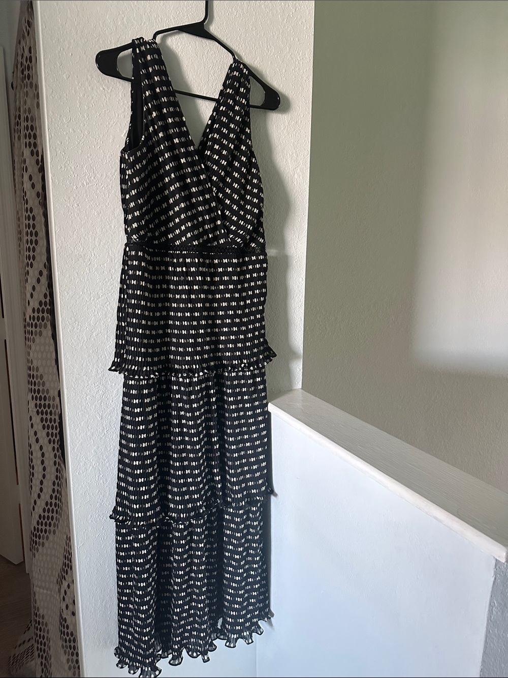Lulu's Black and White Printed Sleeveless Maxi Dress